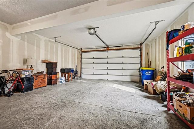 205 Ashmont Drive, Smithville, MO 64089