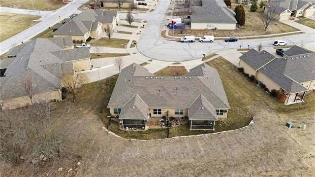 205 Ashmont Drive, Smithville, MO 64089