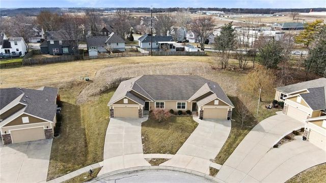 205 Ashmont Drive, Smithville, MO 64089