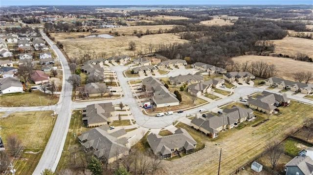 205 Ashmont Drive, Smithville, MO 64089