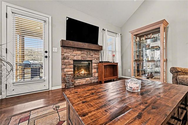 205 Ashmont Drive, Smithville, MO 64089