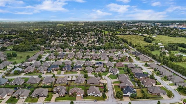 6104 Laurel Hill Lane, Rogers, AR 72758