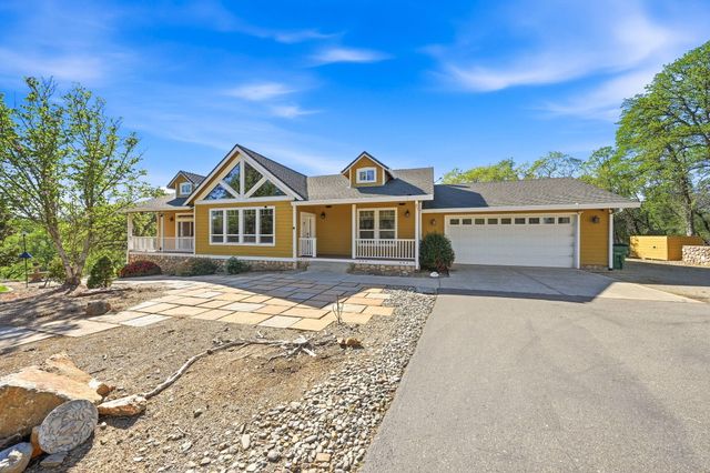 15725 Horseless Carriage Drive, Redding, CA 96001