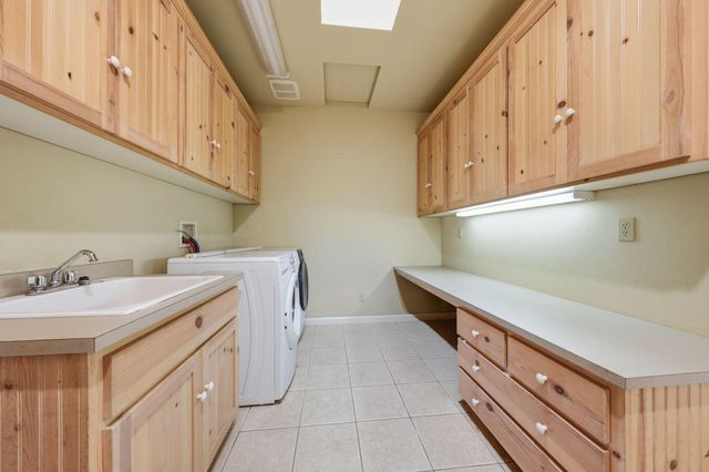 15725 Horseless Carriage Drive, Redding, CA 96001