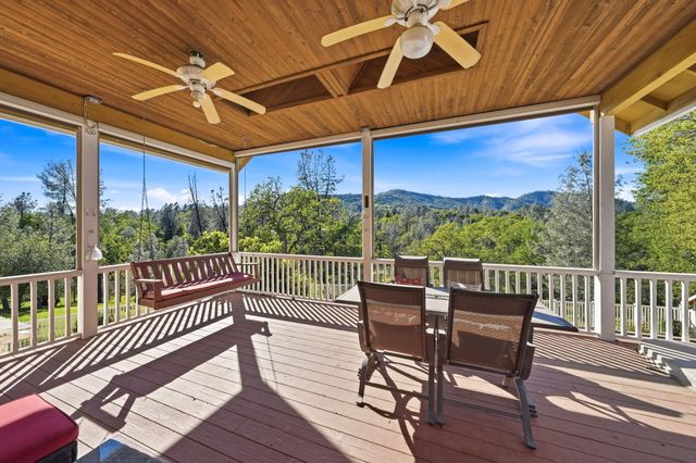 15725 Horseless Carriage Drive, Redding, CA 96001