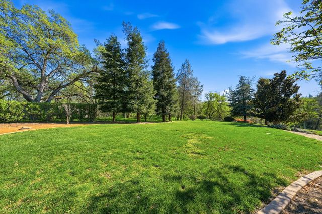 15725 Horseless Carriage Drive, Redding, CA 96001