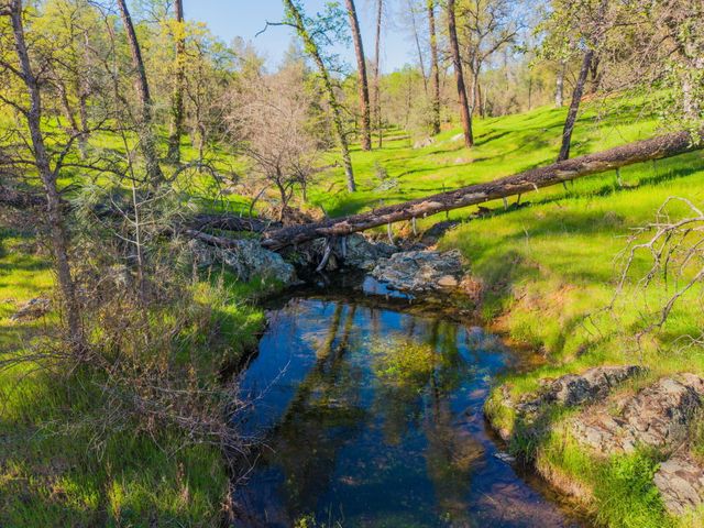 15725 Horseless Carriage Drive, Redding, CA 96001