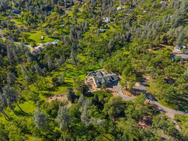 15725 Horseless Carriage Drive, Redding, CA 96001