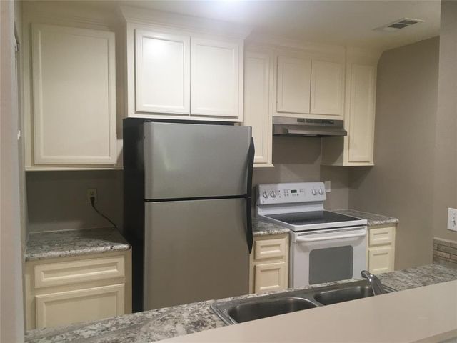 3500 Tangle Brush Drive 117, Spring, TX 77381