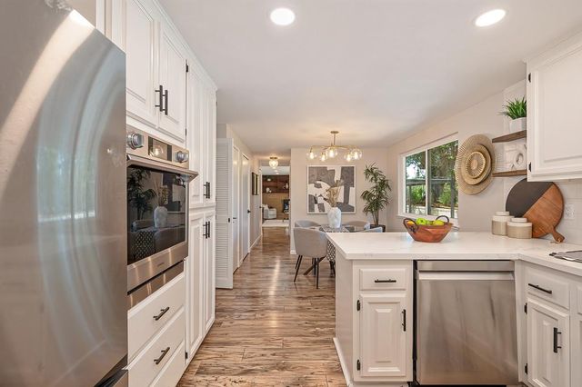 832 Piccadilly Cir, Sacramento, CA 95864