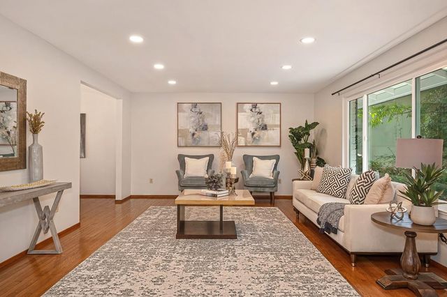 832 Piccadilly Cir, Sacramento, CA 95864