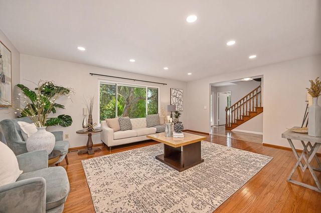 832 Piccadilly Cir, Sacramento, CA 95864