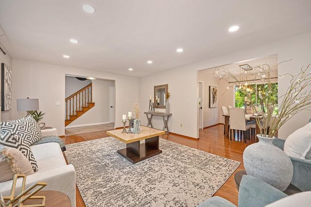 832 Piccadilly Cir, Sacramento, CA 95864