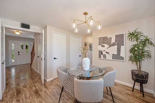 832 Piccadilly Cir, Sacramento, CA 95864