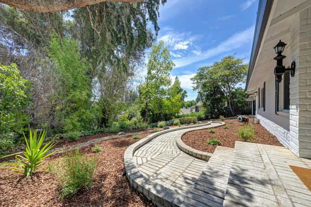 832 Piccadilly Cir, Sacramento, CA 95864