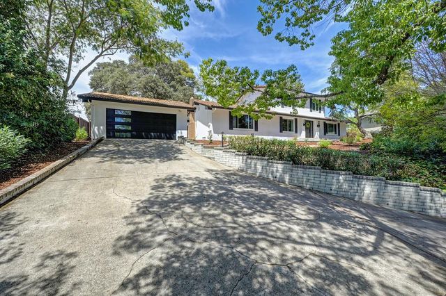 832 Piccadilly Cir, Sacramento, CA 95864