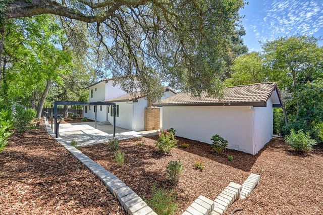 832 Piccadilly Cir, Sacramento, CA 95864