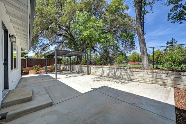 832 Piccadilly Cir, Sacramento, CA 95864