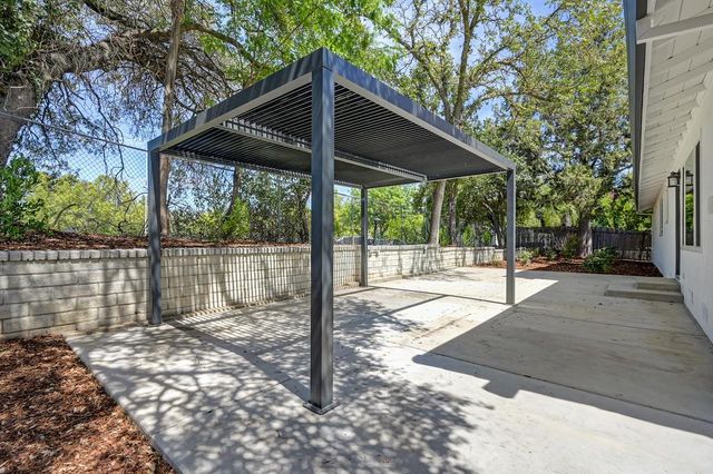 832 Piccadilly Cir, Sacramento, CA 95864