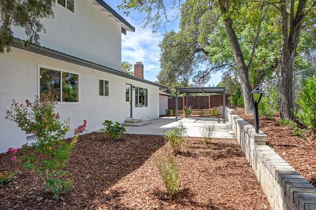 832 Piccadilly Cir, Sacramento, CA 95864