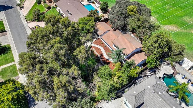 832 Piccadilly Cir, Sacramento, CA 95864