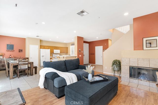 13232 Mira Mar Drive, Sylmar, CA 91342