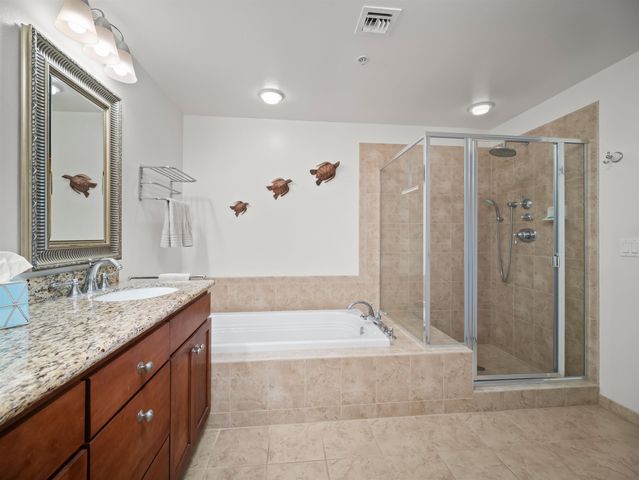 28 Hauwahine Ln Apt 203, Kihei, HI 96753