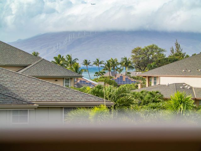 28 Hauwahine Ln Apt 203, Kihei, HI 96753