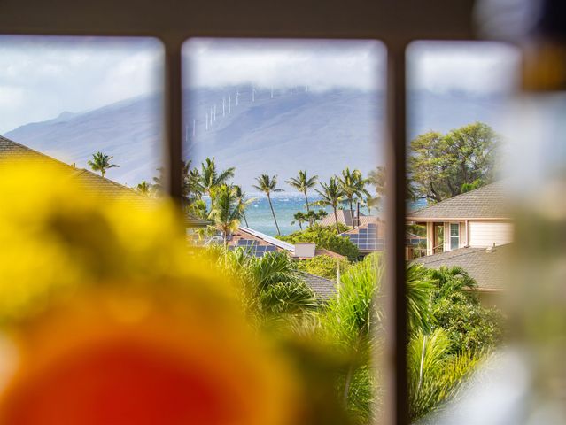 28 Hauwahine Ln Apt 203, Kihei, HI 96753