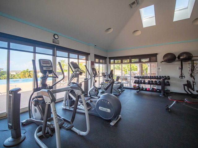 28 Hauwahine Ln Apt 203, Kihei, HI 96753