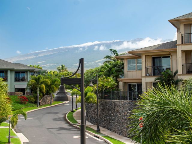 28 Hauwahine Ln Apt 203, Kihei, HI 96753