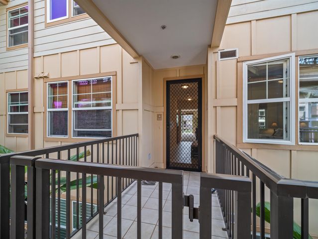 28 Hauwahine Ln Apt 203, Kihei, HI 96753