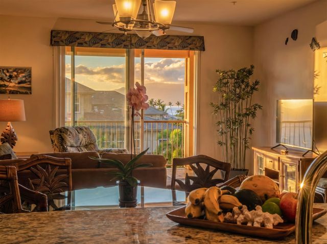 28 Hauwahine Ln Apt 203, Kihei, HI 96753