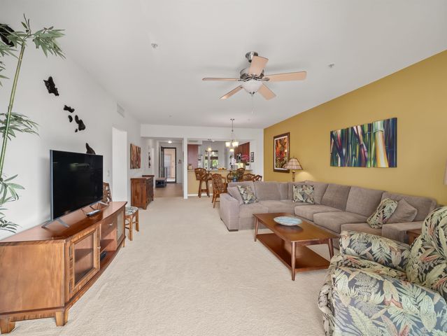 28 Hauwahine Ln Apt 203, Kihei, HI 96753