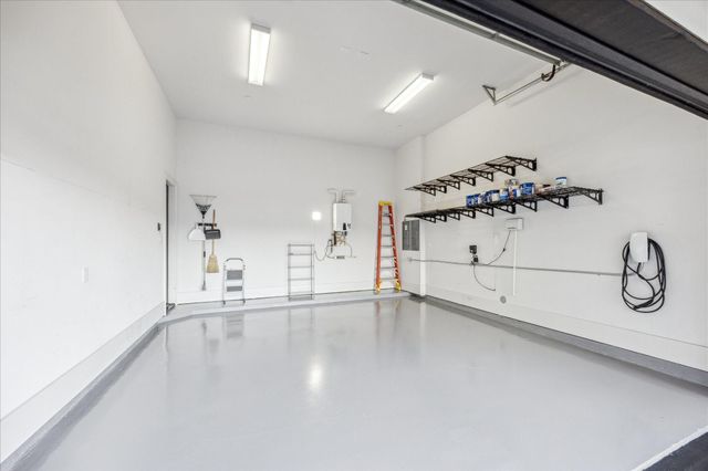 2103 Argonne Street B, Houston, TX 77019