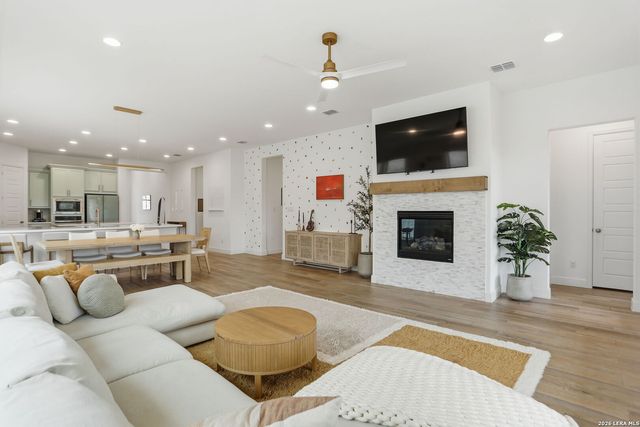 24062 Sidehill Lie, San Antonio, TX 78261