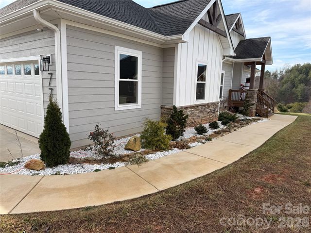 77 Horizon Way, Alexander, NC 28701