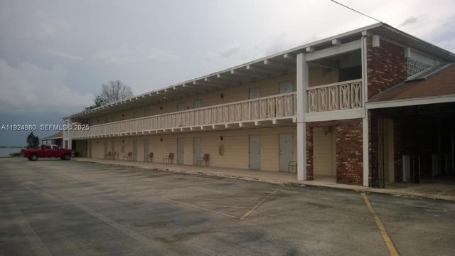 1001 LAKEVIEW DRIVE, Sebring, FL 33870