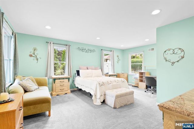 180 Rafkind Road, Bloomingdale, NJ 07403