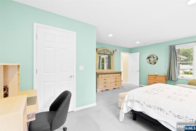 180 Rafkind Road, Bloomingdale, NJ 07403