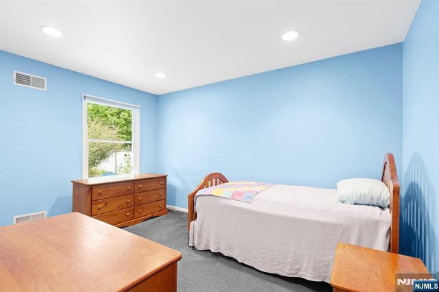 180 Rafkind Road, Bloomingdale, NJ 07403