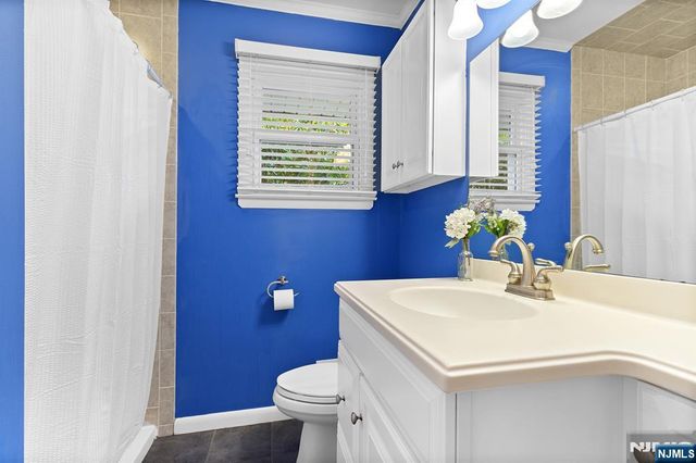 180 Rafkind Road, Bloomingdale, NJ 07403