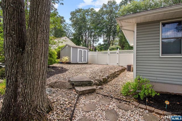 180 Rafkind Road, Bloomingdale, NJ 07403