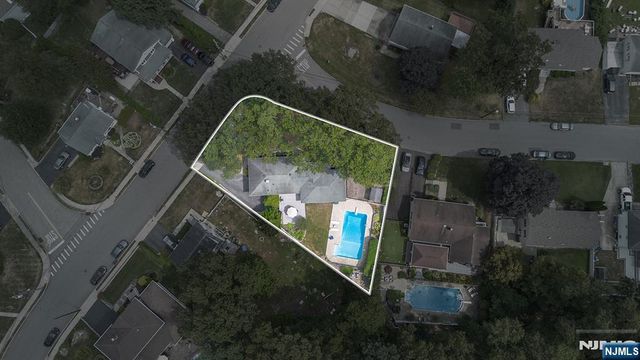 180 Rafkind Road, Bloomingdale, NJ 07403