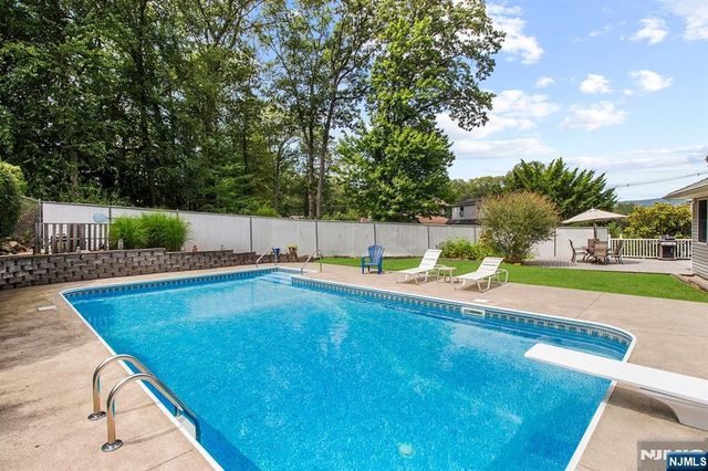 180 Rafkind Road, Bloomingdale, NJ 07403