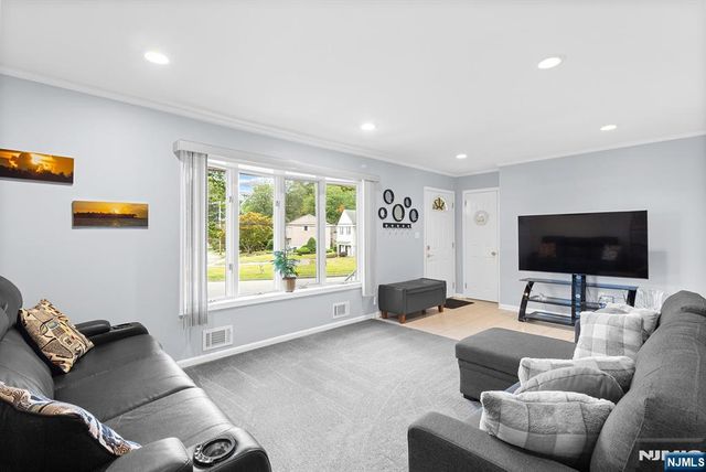 180 Rafkind Road, Bloomingdale, NJ 07403