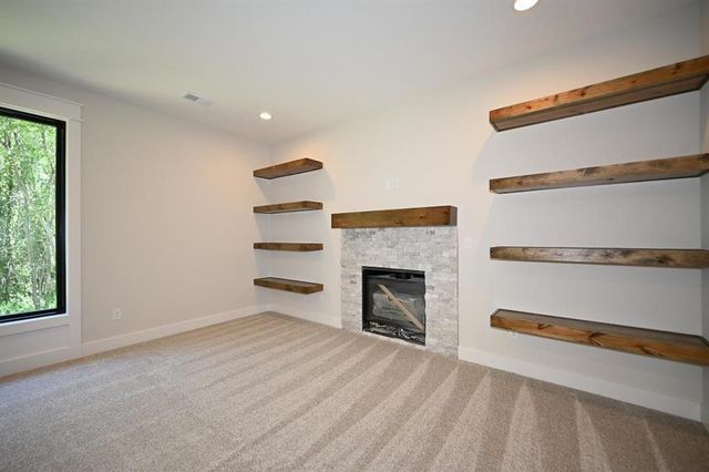 105 Wagers Circle, Dearborn, MO 64439