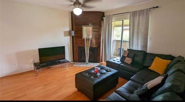 15534 Zabolio 214, Webster, TX 77598