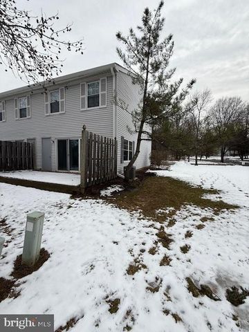 11 SYCAMORE CT, Lawrenceville, NJ 08648