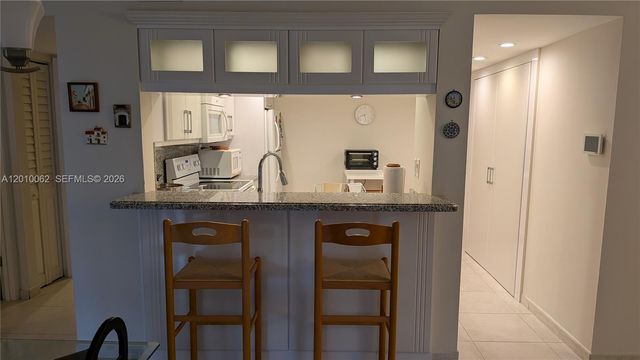 9030 SW 125th Ave E206, Miami, FL 33186